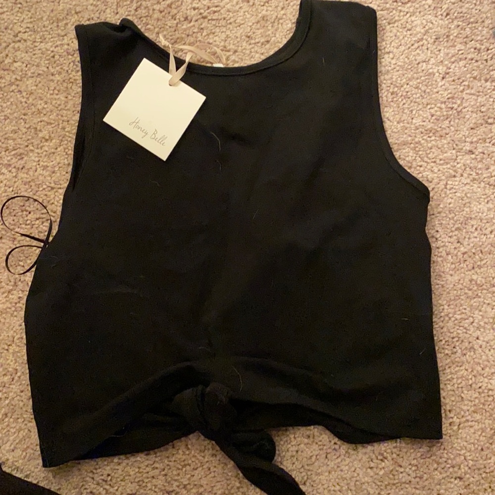 Black crop top keyhole in back